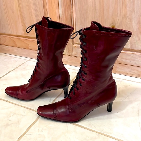 Coach Vintage Lace Up Boots - Picture 6 of 7